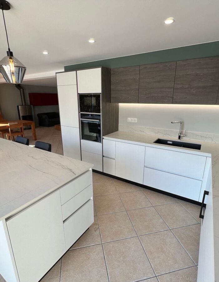 DD1480D8-8C53-4D3E-863A-7F51F2B58E8F