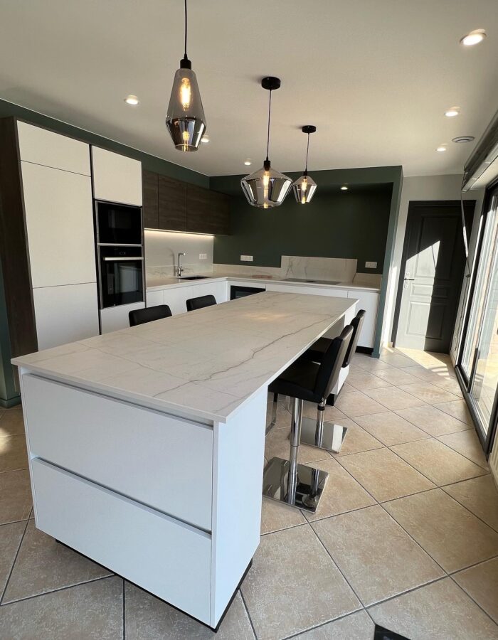 EA1DAA2C-47B0-459C-A122-13E8B6A3D4DB